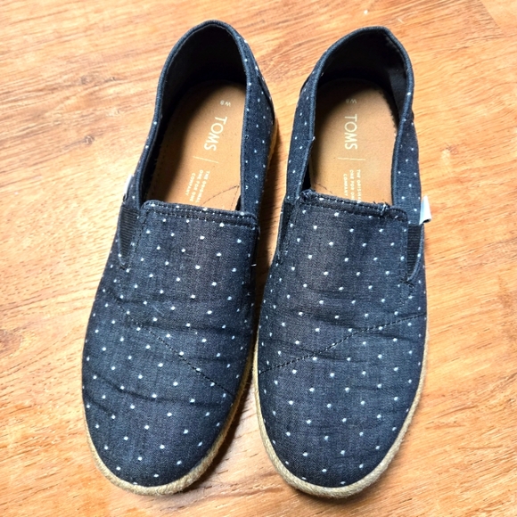 Toms Shoes - TOMS Gray Polka Dot Slip-On Shoes Size 8